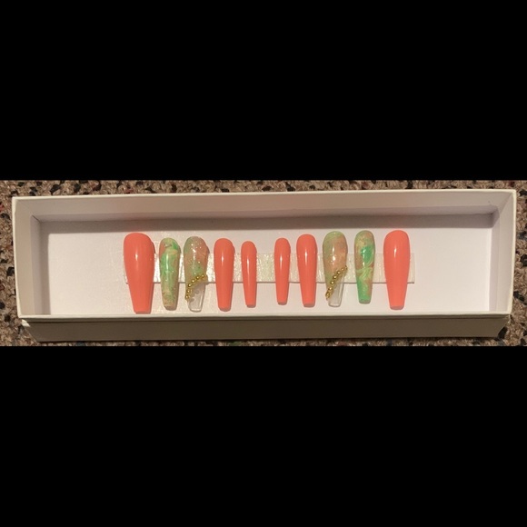 Press on Nails - Picture 3 of 4